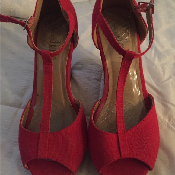 charming charlie women's red wedges size 7