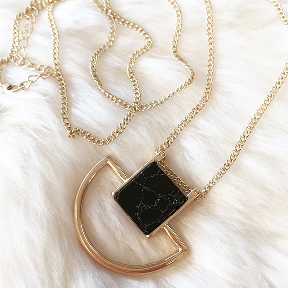 🎀HP🎀 - BLACK MARBLE SQUARE NECKLACE - - Picture 2 of 4
