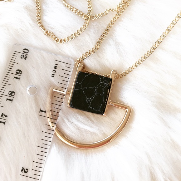 🎀HP🎀 - BLACK MARBLE SQUARE NECKLACE - - Picture 3 of 4