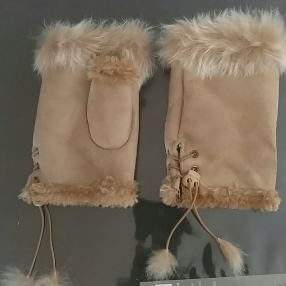 Fingerless gloves
