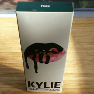 Kylie Cosmetics Lip Kit in Trick