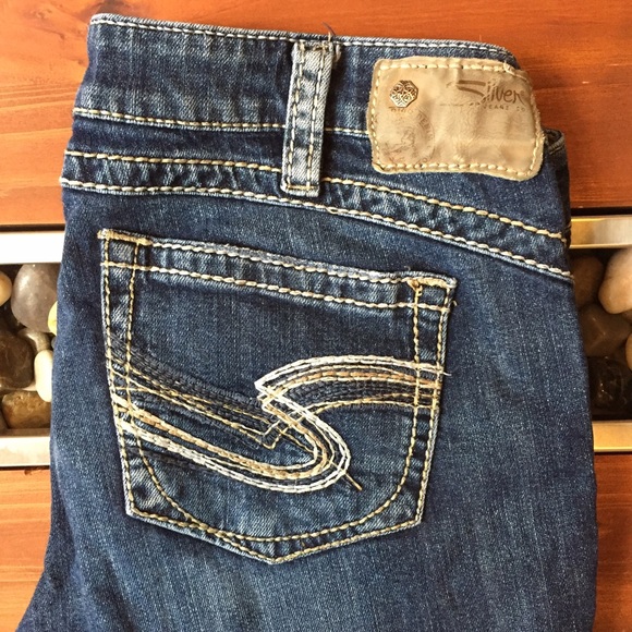 Silver capris. Tuesday cut.