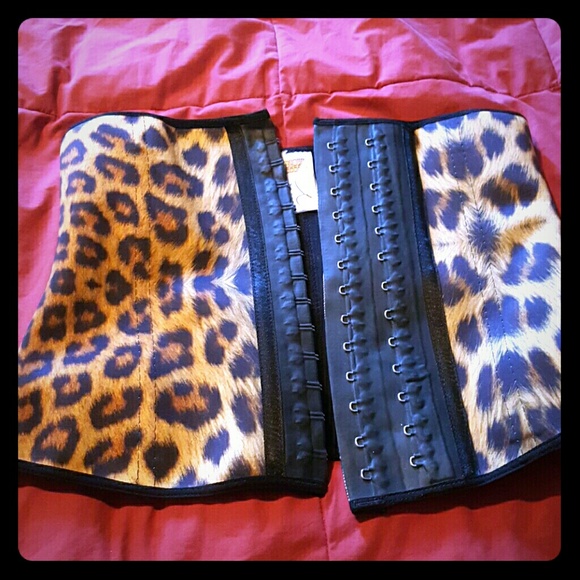 Waist trainer