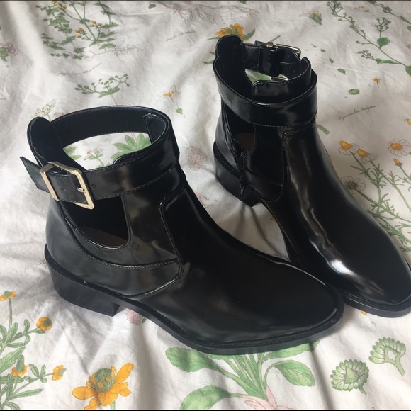 Zara buckle boots
