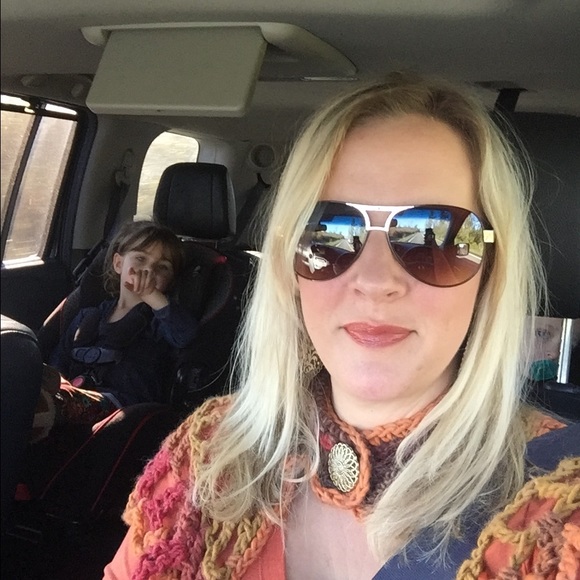 Meet your Posher, Shara - Picture 1 of 1