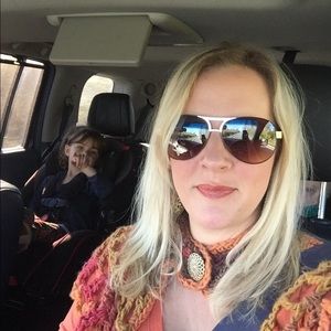 Meet your Posher, Shara