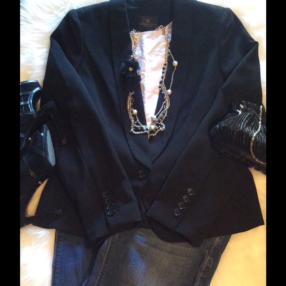 Worthington Jackets & Blazers - 🎉🎉🎉 Gorgeous Black fitted Blazer!!!