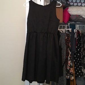 Textured flower print dress!