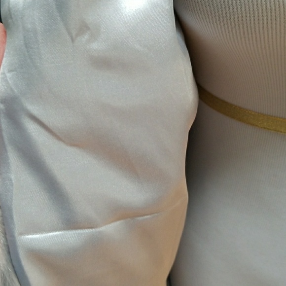 HP🎉Silver/Grey Faux Fur Vest - Picture 6 of 7