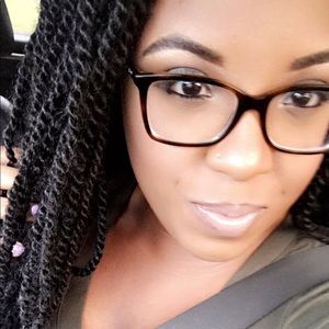 Meet your Posher, Briana