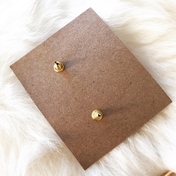 - WHITE MARBLE & GOLD CIRCLE EARRINGS - - Picture 2 of 4