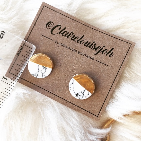 - WHITE MARBLE & GOLD CIRCLE EARRINGS - - Picture 3 of 4