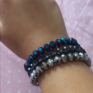 Cute bracelet set perfect for a night out!