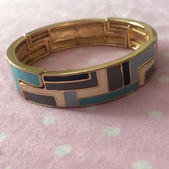 Adorable bracelet, a wonderful filler for stocking - Picture 3 of 3