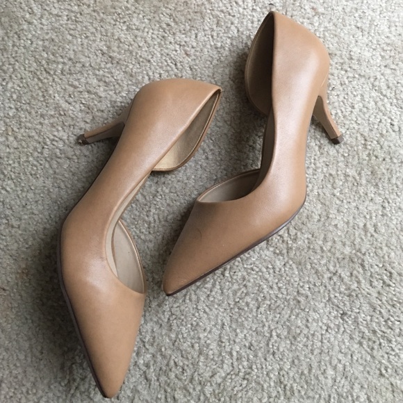 Super cute heels. Very small heel.