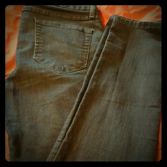Dark blue stretch jean