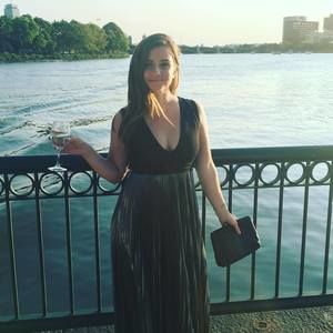 Meet your Posher, Lauren