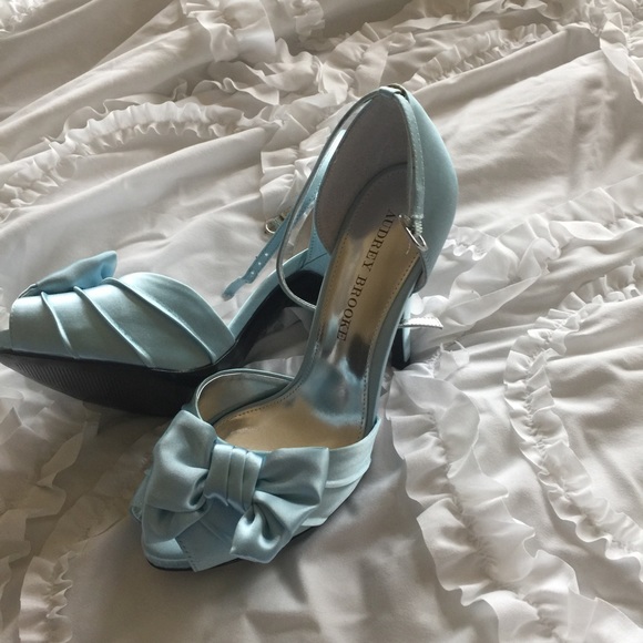 Never worn new Audrey Brooke heels