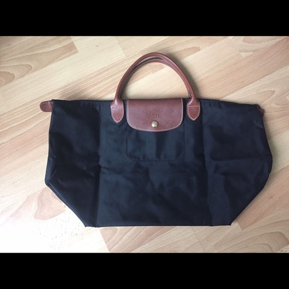 Longchamp Handbags - Longchamp Le Pliage Medium Tote
