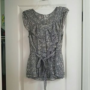 Adorable flowered top