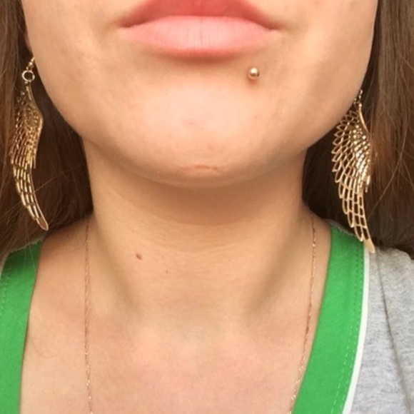 (i2) 🦄5 for $35🦄 Gold Wings Earrings - Picture 4 of 4