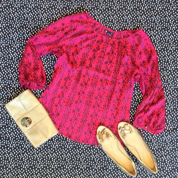{Gap} Red and Black Silky Blouse