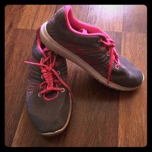 Size 1.5 Nike flex sneakers