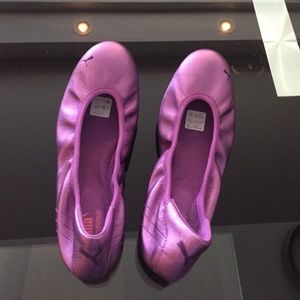 Puma flats