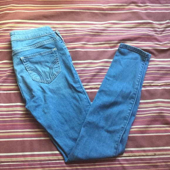 Like new hollister jeans size 0 short