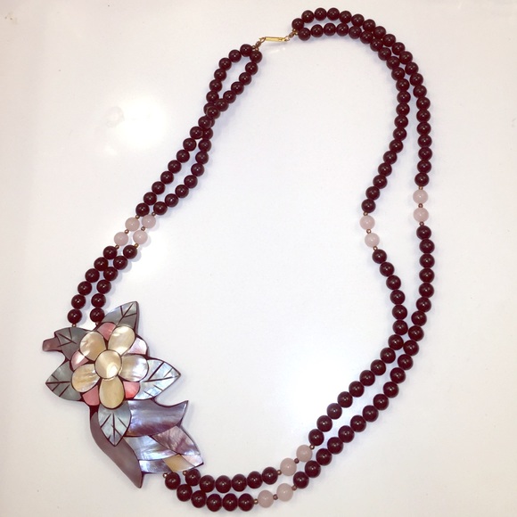 Beautiful pearl statement necklace