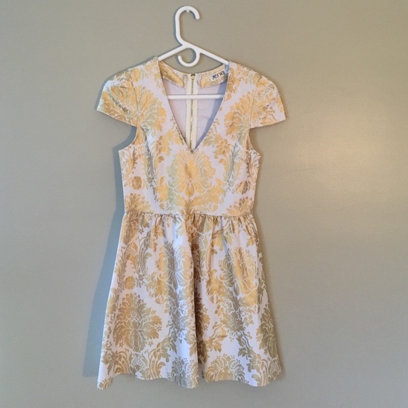 xenia boutique Dresses & Skirts - Gold and white dress