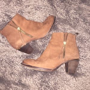 Steve Madden brown booties