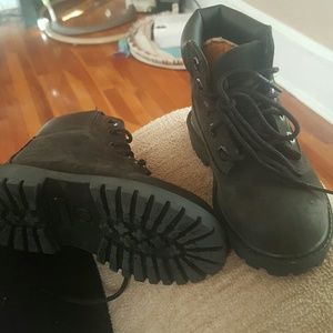 Black timberland toddler size 7
