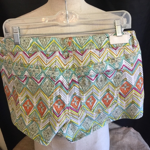 Tinseltown Boho Print Shorts - Picture 2 of 4