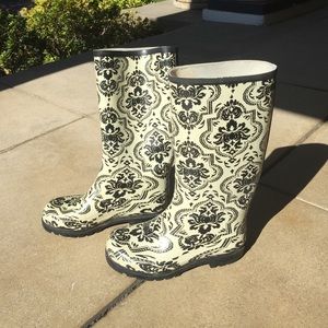Rain boots