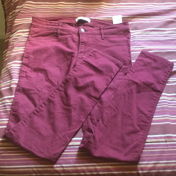 Cute hollister maroon jeans size 7R