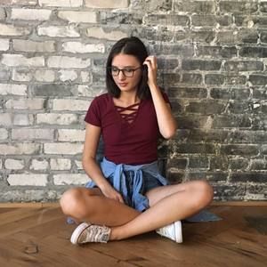 Meet your Posher, Tia