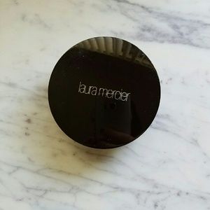 Laura Mercier powder foundation