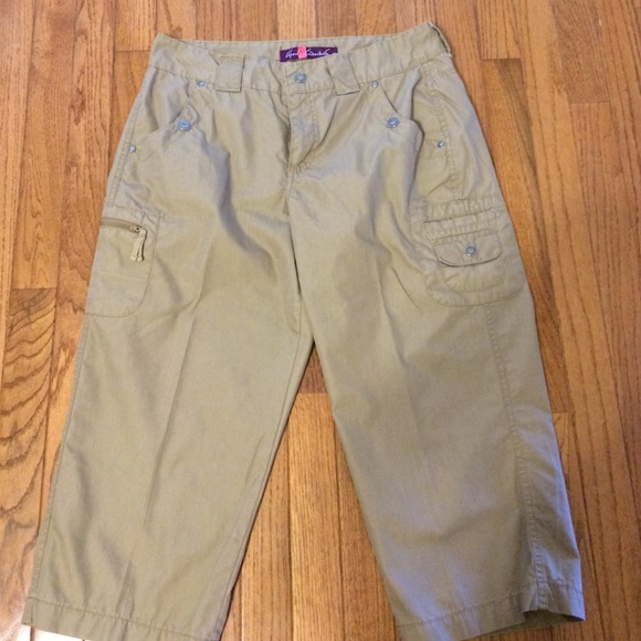 Capri pants