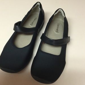 Stretches Margaret shoes