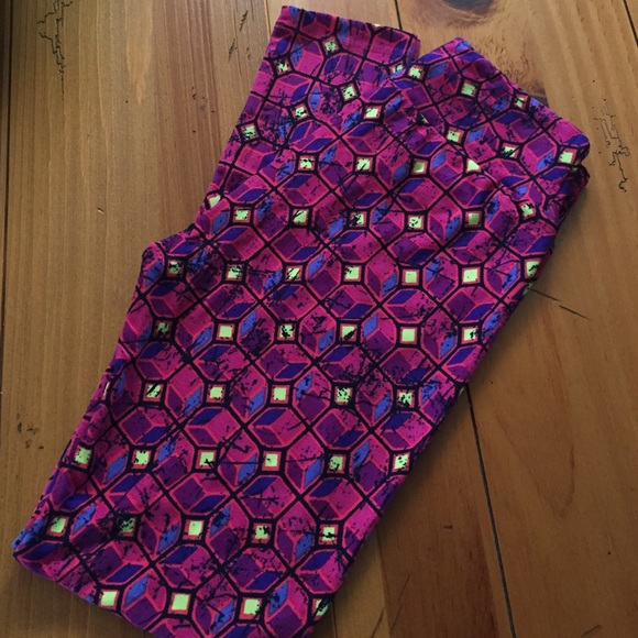 LULAROE MULTI-SHAPES & COLORS