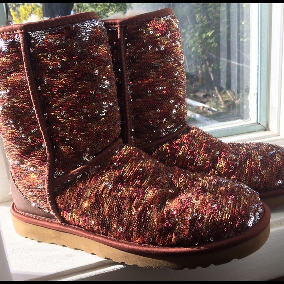 Reversible Sequin Fall UGGS