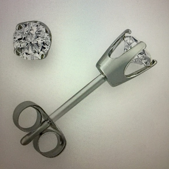 Natural Diamond Earrings. 1/4 CTTW, 14K White Gold