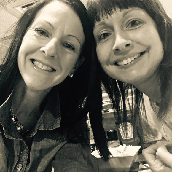 Meet your Posher, Sandra - Picture 1 of 2