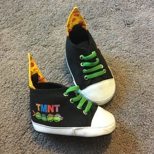 Soft bottom baby shoes