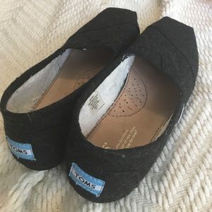 Toms