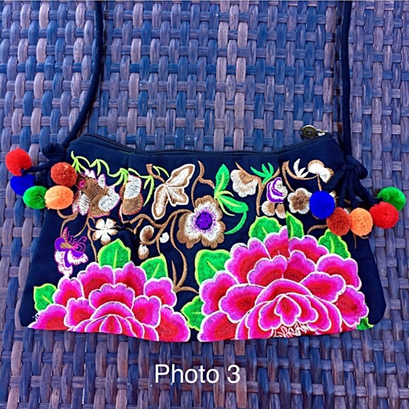Thailand Cloth Embroidered Boho Crossbody Bag NWT - Picture 3 of 4