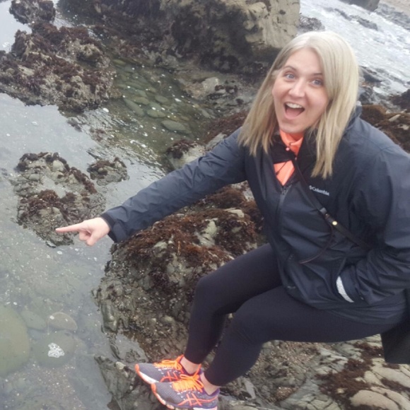 Meet your Posher, Nicole - Picture 2 of 3