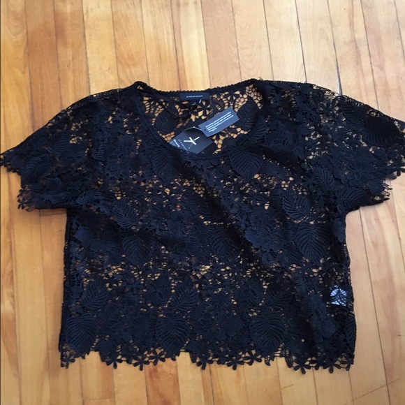 NWT Sheer Lace Crop Top - Picture 1 of 1