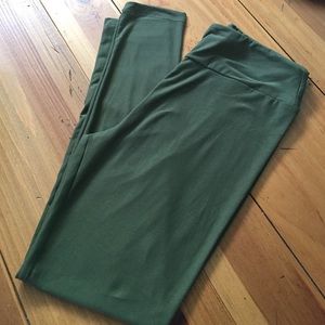 LULAROE LEGGINGS OLIVE GREEN